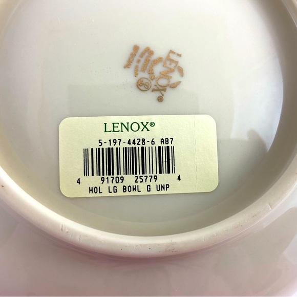 Vintage Lenox Ivory Holiday Large Bowl Scalloped Gold Trim 8" Serving Bowl - Picture 4 of 8